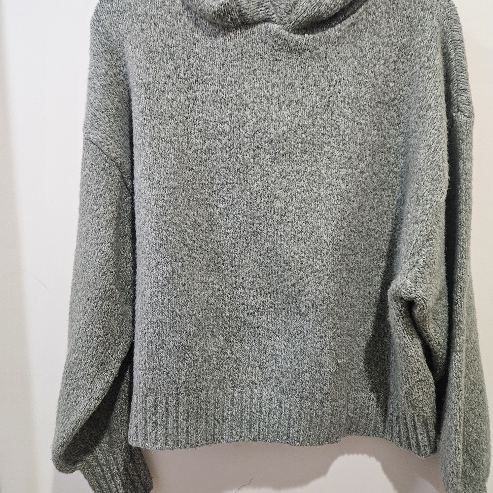 Zara Heather Green Gray Hoodie Sweater